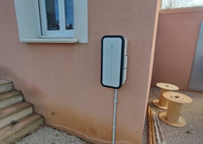 Réalisation Nouvel Horizon - Borne IRVE Hager 2 400x284